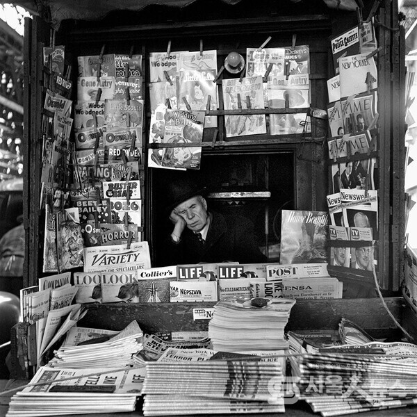 ▴March 1954 New York. Vivian Maier.
