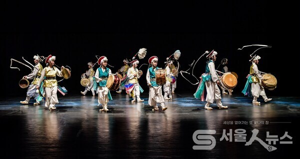 ▴Nikon D5, 32mm, F4, 1/320s, ISO 1250, 수동촬영