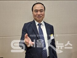            ▲황인선 시인.