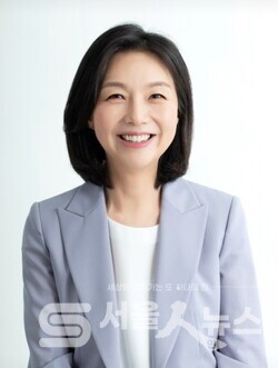 ▴대한민국시도의회의장협의회 제19대 후반기 회장으로 선출된 최호정 서울특별시의회 의장.