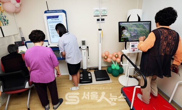 ▲디지털 헬스케어 장비 이용 모습