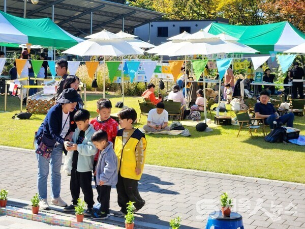 ▲노원에코센터 앞 어린이 벼룩시장.