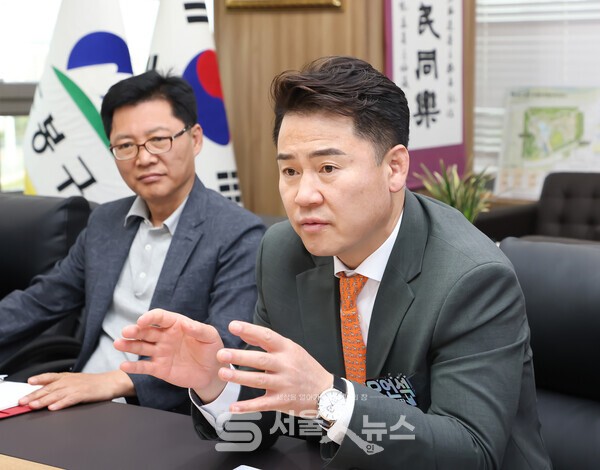 ▴시시콜콜 시스템으로 구민의 안전을 더 넓게 지켜나가고 있는 오언석 도봉구청장.