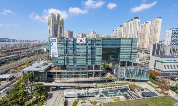 ▲금천구청 외경.