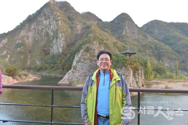 ▲한휘준 도봉문인협회 도봉지부 회장의 모습.