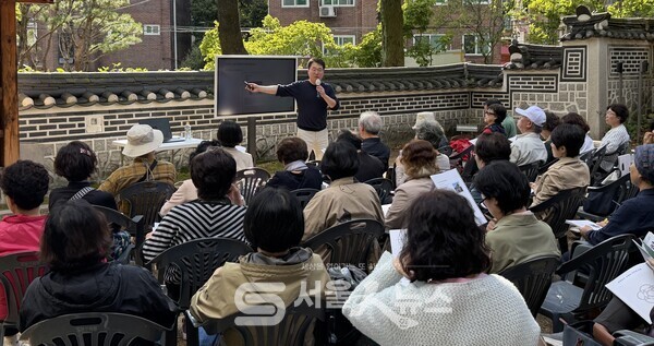 ▲인문학 특강중.